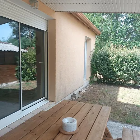 Location 4-6 Personnes Holiday home Grayan-et-l'Hopital